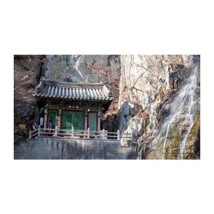 Experience Serenity at Donghwasa Temple in Palgong Mountain3798