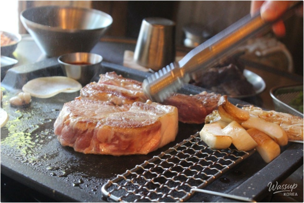Discovering a Hidden Gem in Hongdae: Meat Lovers' Paradise_18
