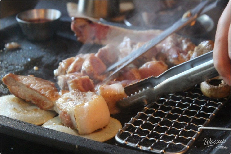 Discovering a Hidden Gem in Hongdae: Meat Lovers' Paradise_09
