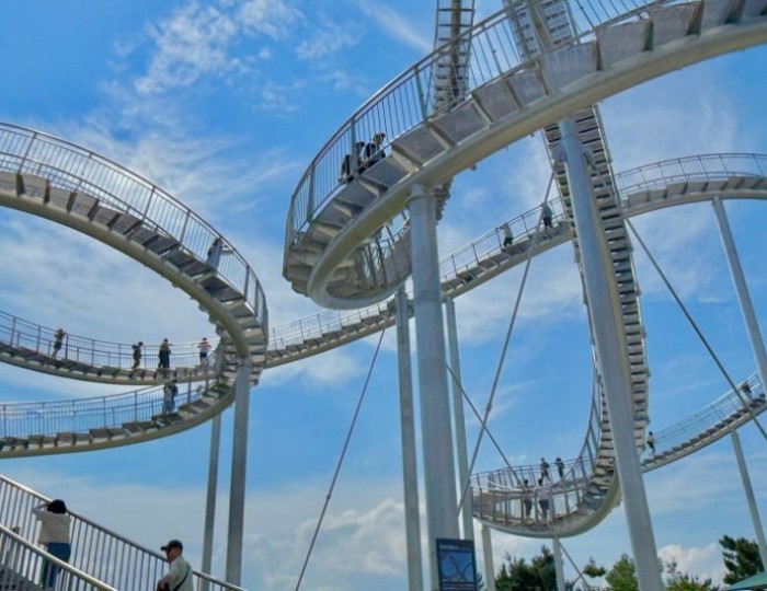 Exploring Pohang's Must-Visit Landmark: Hwanho Park Space Walk float