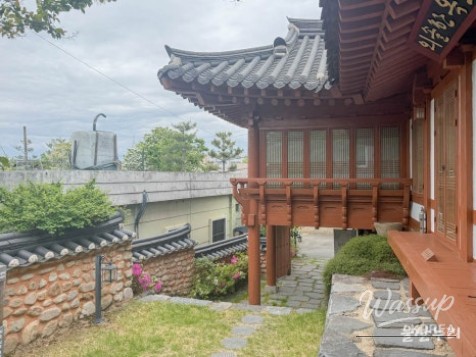 Exploring the Beauty of the Oesol Hanok Library in Ulsan_03
