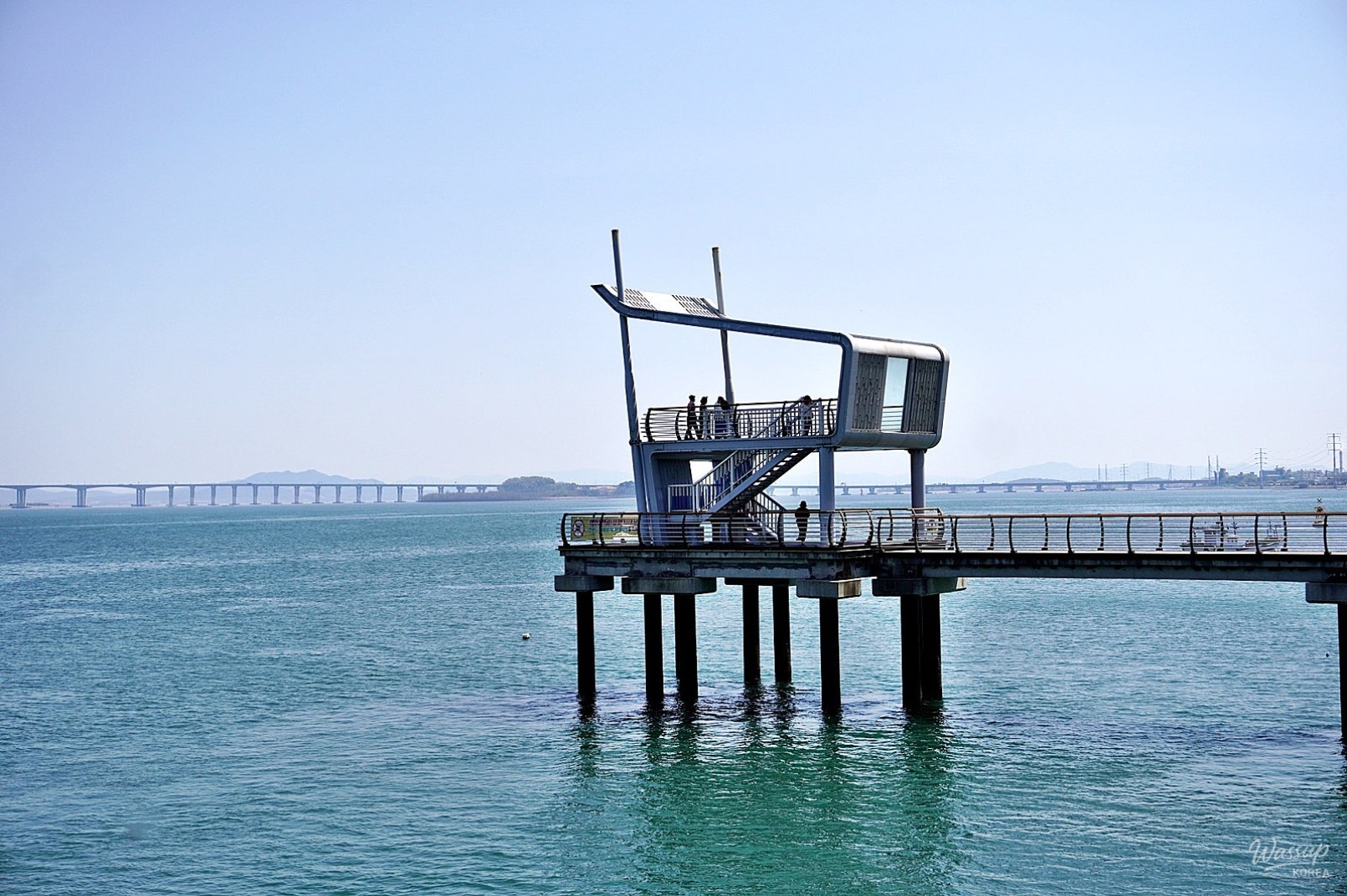 Explore Han Jin Port: A Coastal Adventure with Local Seafood_02