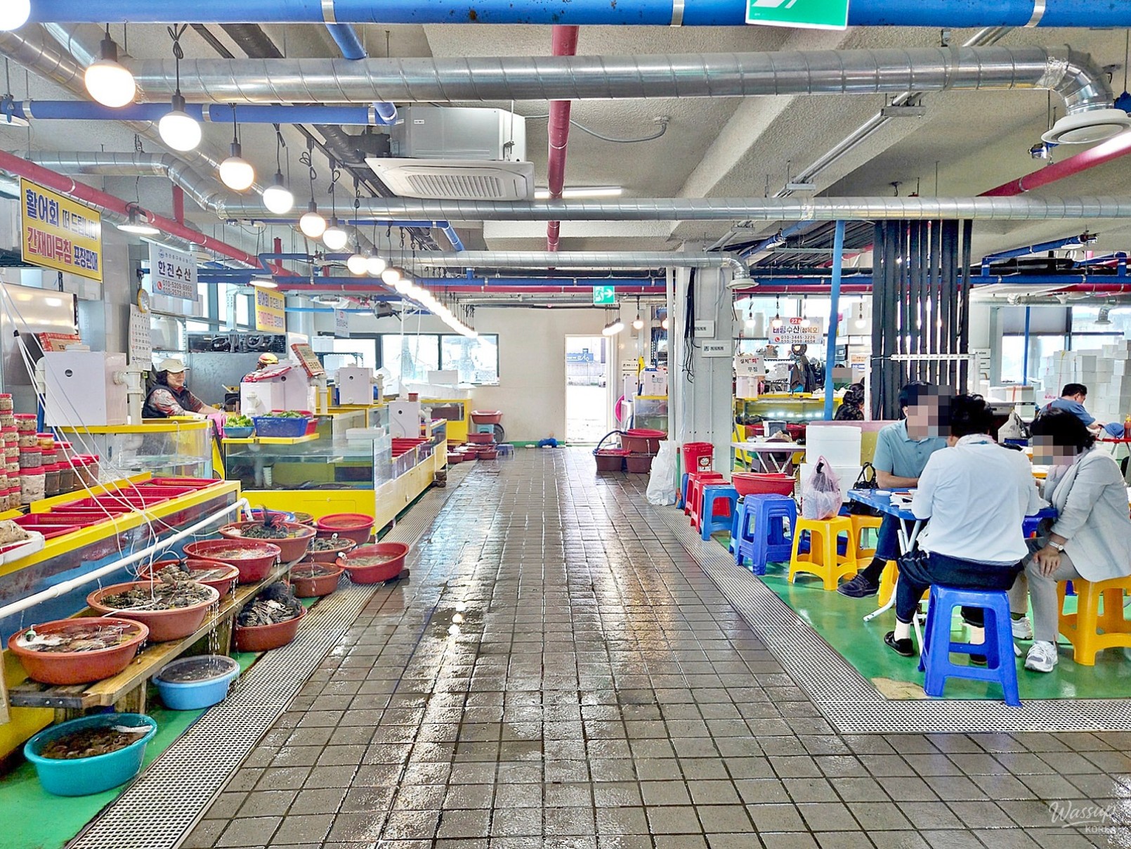 Explore Han Jin Port: A Coastal Adventure with Local Seafood_11