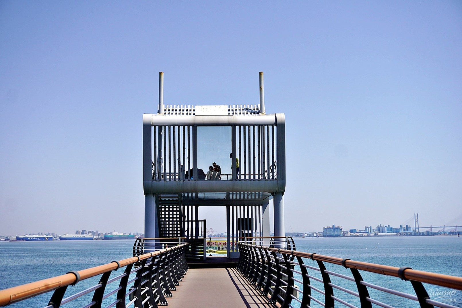Explore Han Jin Port: A Coastal Adventure with Local Seafood_17