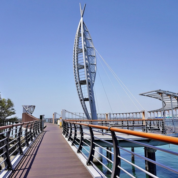 Explore Han Jin Port: A Coastal Adventure with Local Seafood3817