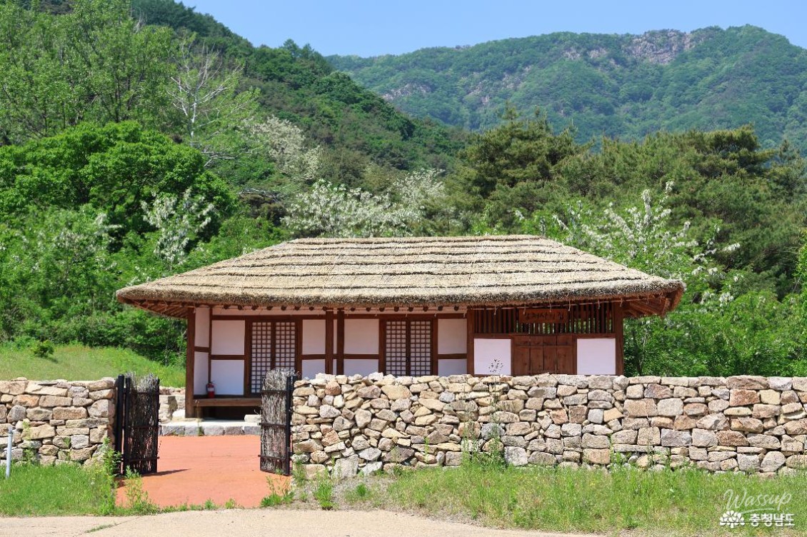 Exploring the Beauty of Geosamteo Park in Chungnam_04