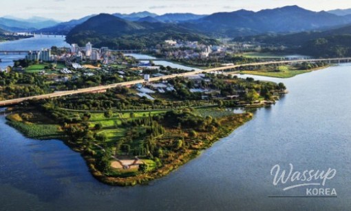 Discover the Beauty of Gangcheonsan National Park in May_06