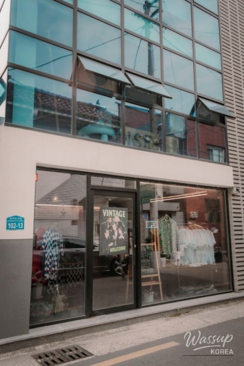 Exploring Daegu's Vintage Fashion Scene_02