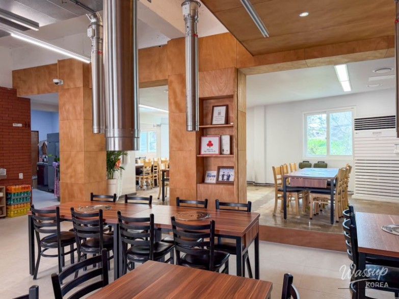 Affordable Dining near Seongsan Ilchulbong: A Local Gem_05