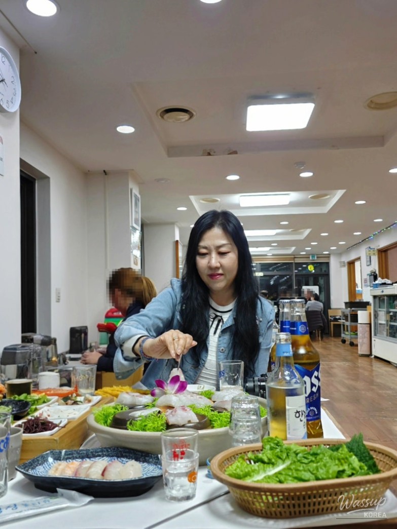 Exploring the Affordable Seafood Paradise: Twin Fish Restaurant in Seogwipo_01