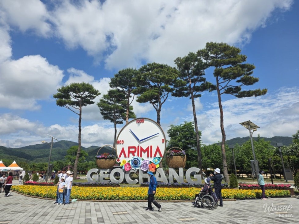 Exploring the Vibrant Market at Changpo Garden_03