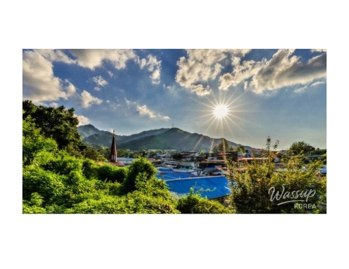 Exploring the Scenic Beauty of Uijeongbu's Buyongsan and Hoeryong Station float