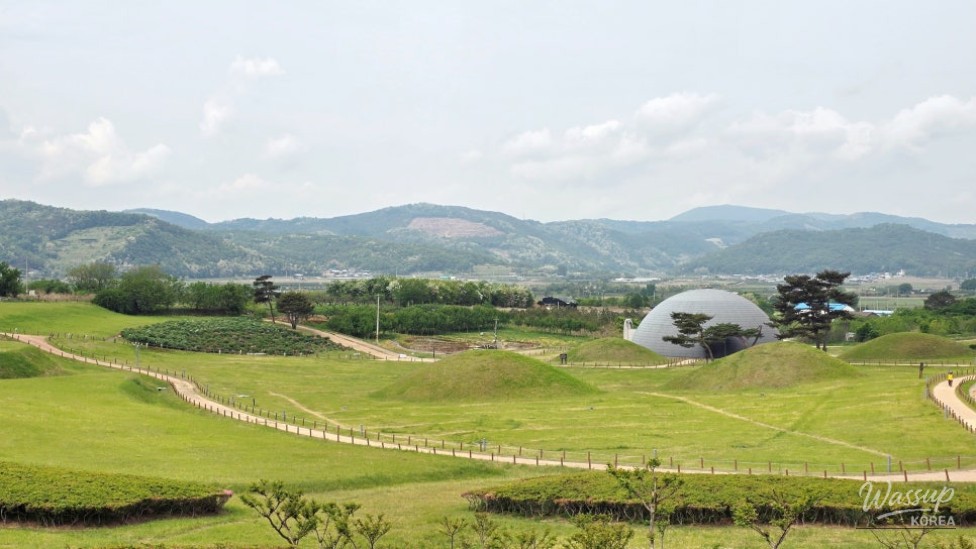 Exploring the Beauty of Jomun-guk Historic Site in May_01