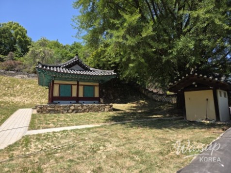 Exploring Jincheon Hyanggyo: A Tranquil Retreat of Tradition and History_11