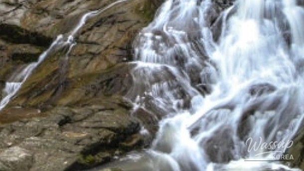 Exploring the Hidden Wellness Haven of Gu-ryong Waterfall_05
