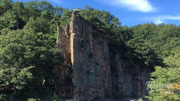Discover the Majestic Sainam Rock in Danyang_02