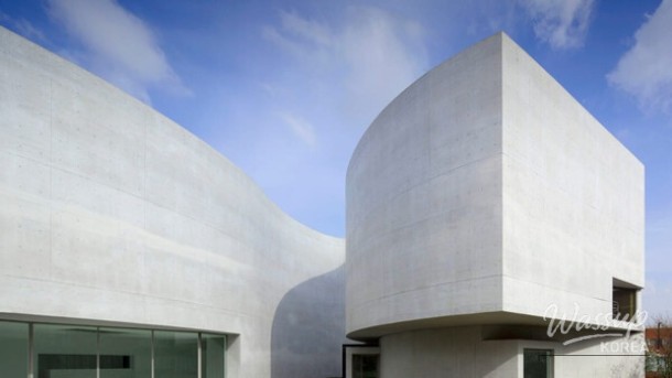 Exploring Unique Architectural Aesthetics Across Korea_02