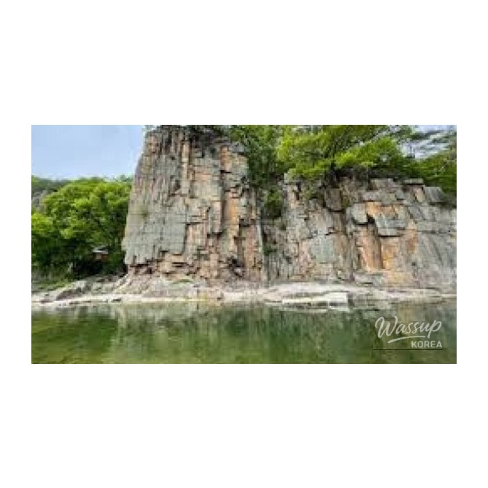 Discover the Majestic Sainam Rock in Danyang4122