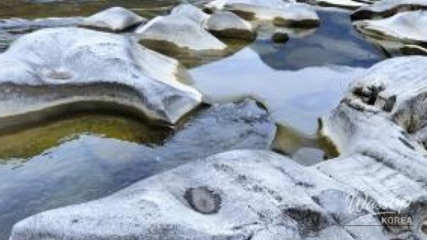 Exploring the Natural Wonders of Yosun Rock and Potholes in Yeongwol_05