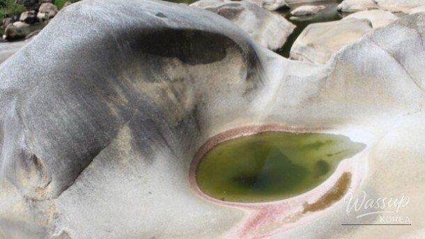 Exploring the Natural Wonders of Yosun Rock and Potholes in Yeongwol_02