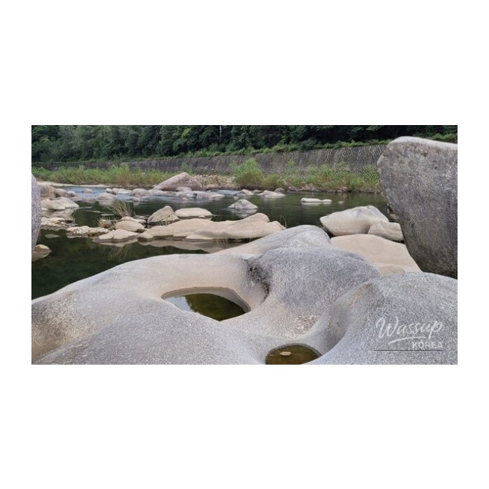 Exploring the Natural Wonders of Yosun Rock and Potholes in Yeongwol4142