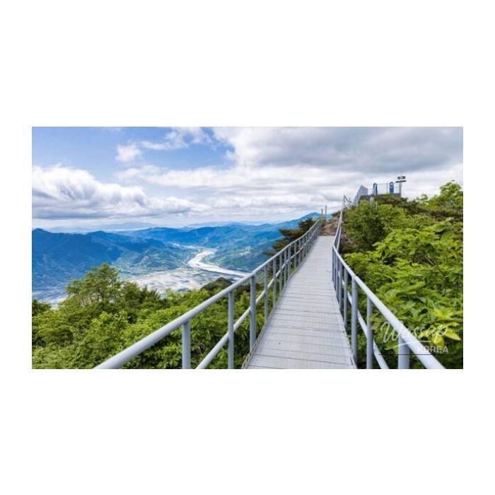 Exploring the Serene Beauty of Seongjebong and the Sinseondae Cloud Bridge4162