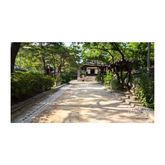 Discovering the Serenity of Unhyeongung Palace4150