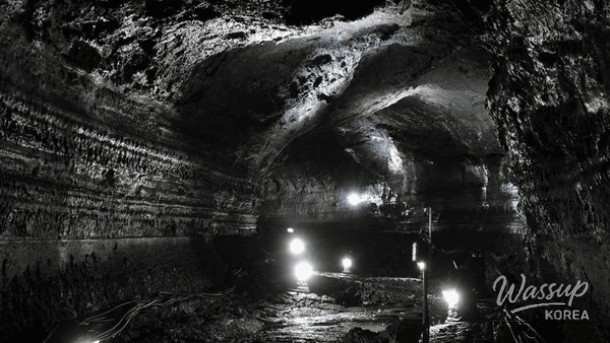 Exploring the Mystical Underground World of Manjanggul Cave in Jeju_04