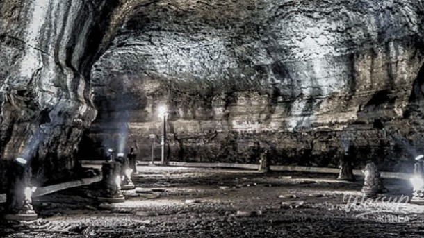 Exploring the Mystical Underground World of Manjanggul Cave in Jeju_01