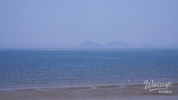 Discover the Breathtaking Sunsets at Byeonsan Beach_03