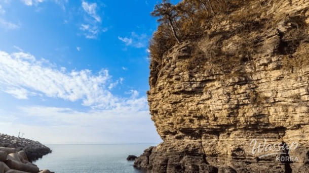 Discover the Breathtaking Sunsets at Byeonsan Beach_01