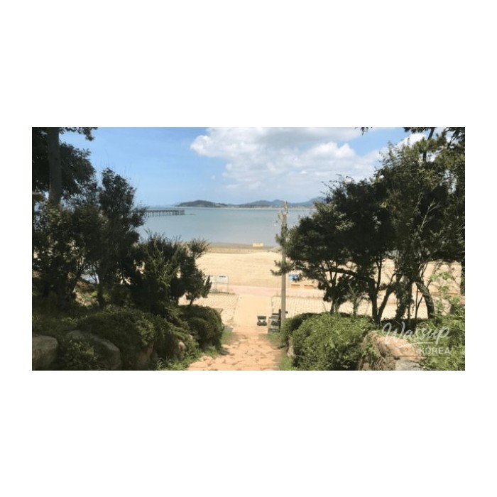 Discover the Tranquil Dolmeori Beach in Hampyeong, South Korea4213