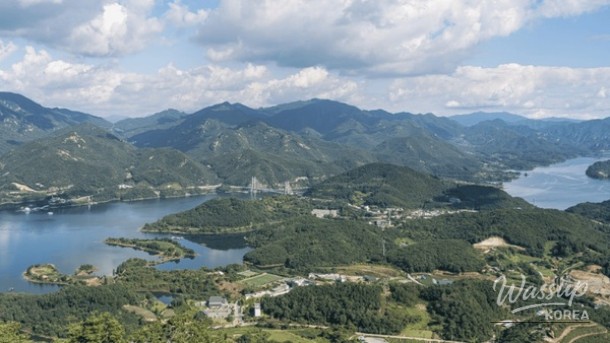 Exploring the Scenic Beauty of Cheongpung Lake_03