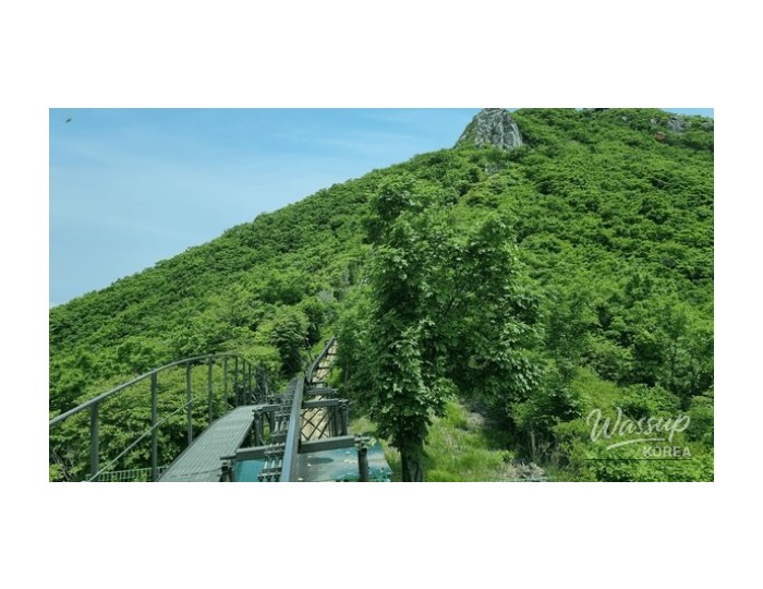 Discover the Beauty of Hamyang Daebongsan Recreation Valley float