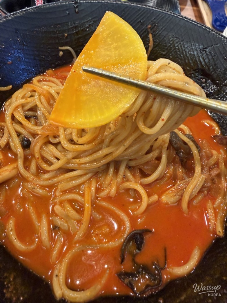 A Delightful Experience at Manhong Restaurant in Jinju_11