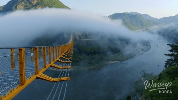 Exploring the Scenic Wolyeong Mountain Suspension Bridge_01