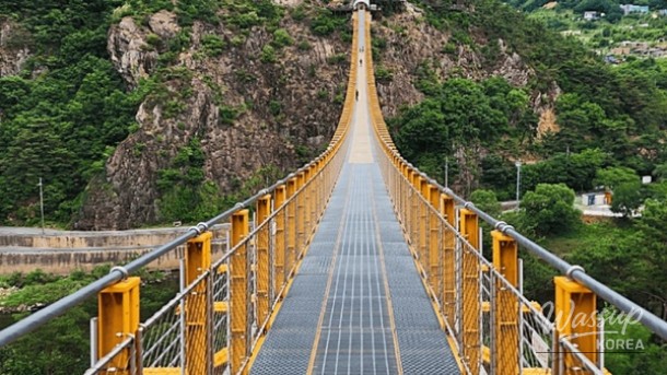 Discover the Hidden Gem of Chungnam: Wolyeongsan Suspension Bridge_01