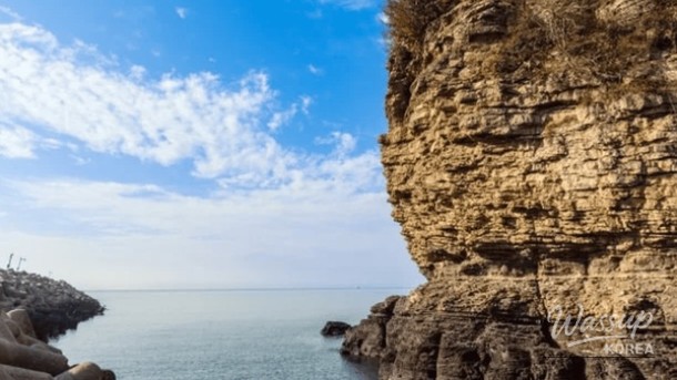Discover the Wonders of Chaeseokgang: A Hidden Gem of Nature_03