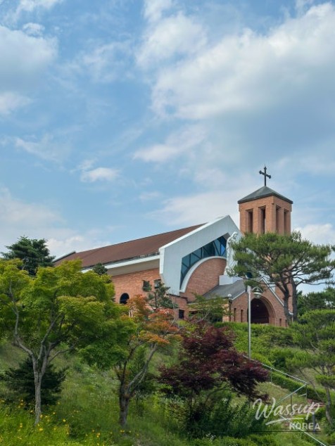 Exploring Gwanghyeon Cathedral: A Hidden Gem in Jincheon_03