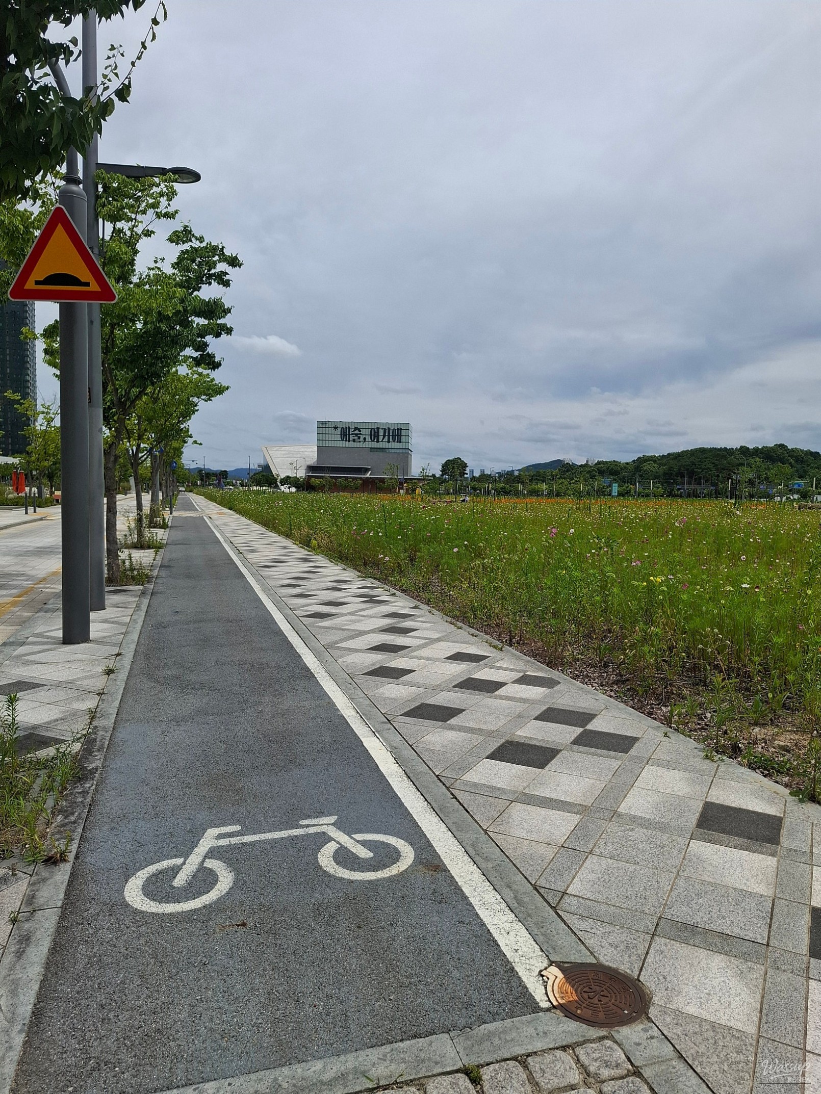 Exploring the Symbolic Plaza of Sejong City_05