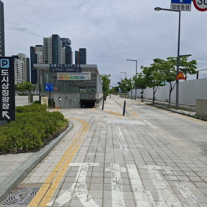 Exploring the Symbolic Plaza of Sejong City428
