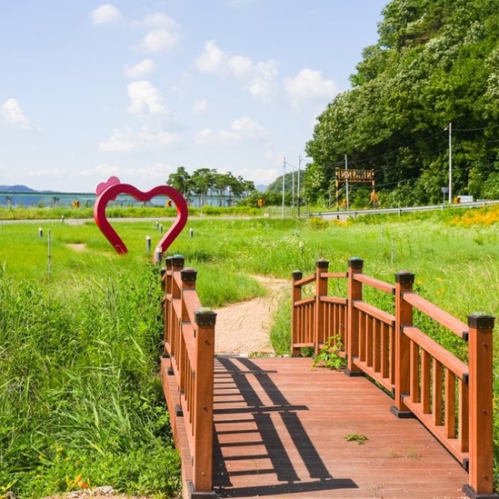 A Serene Floral Retreat in Gyeongbuk2084