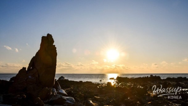 Discovering the Hidden Charm of Seonnyeobawi Beach_01