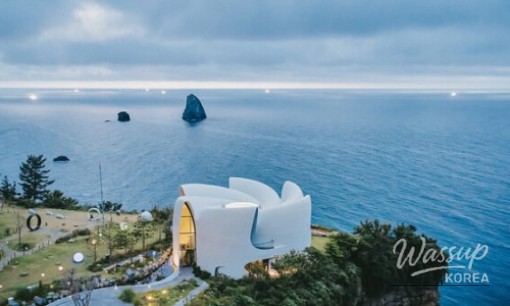 Discovering the Hidden Charm of Seonnyeobawi Beach_07