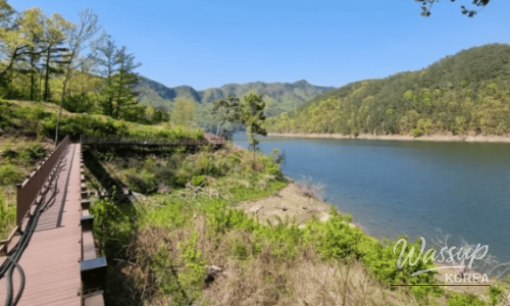 Discover the Enchanting Murungbyeoryucheonji in June_08