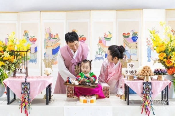 Celebrating Multicultural Families: A Traditional Korean First Birthday Party_02
