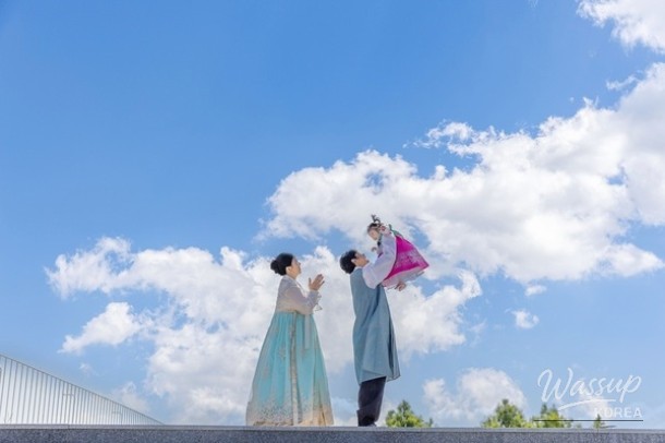 Celebrating Multicultural Families: A Traditional Korean First Birthday Party_05