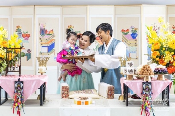 Celebrating Multicultural Families: A Traditional Korean First Birthday Party_03