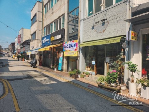 Exploring the Retro Vibe of Iksan's Cultural Arts Street_05