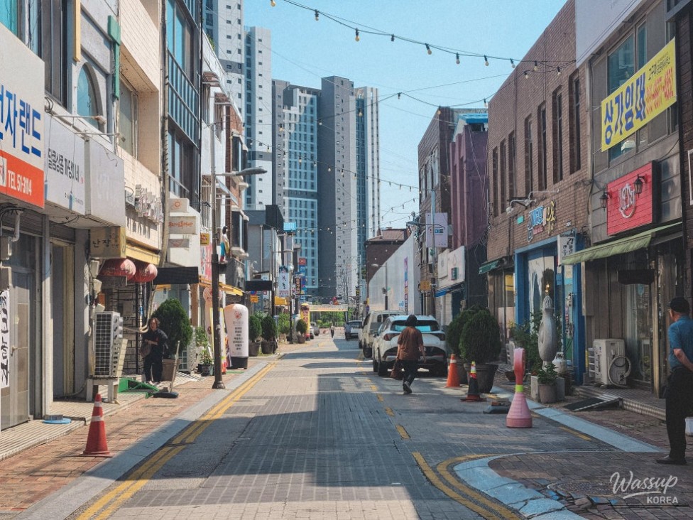 Exploring the Retro Vibe of Iksan's Cultural Arts Street_03